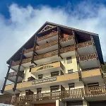 Cozy Cocoon With Breathtaking View And Covered Parking Les Deux Alpes