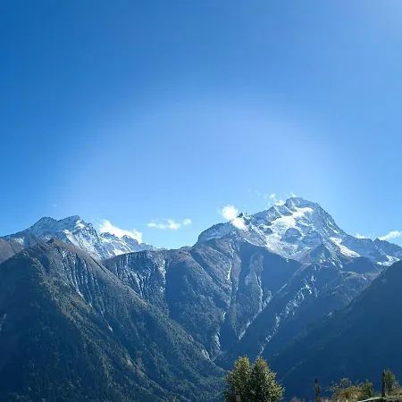Cozy Cocoon With Breathtaking View And Covered Parking Apartment