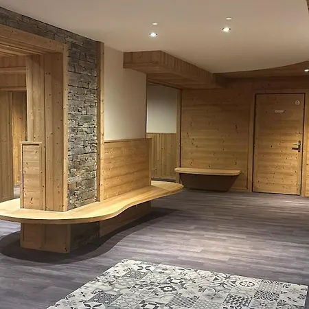 Cozy Cocoon With Breathtaking View And Covered Parking Apartment