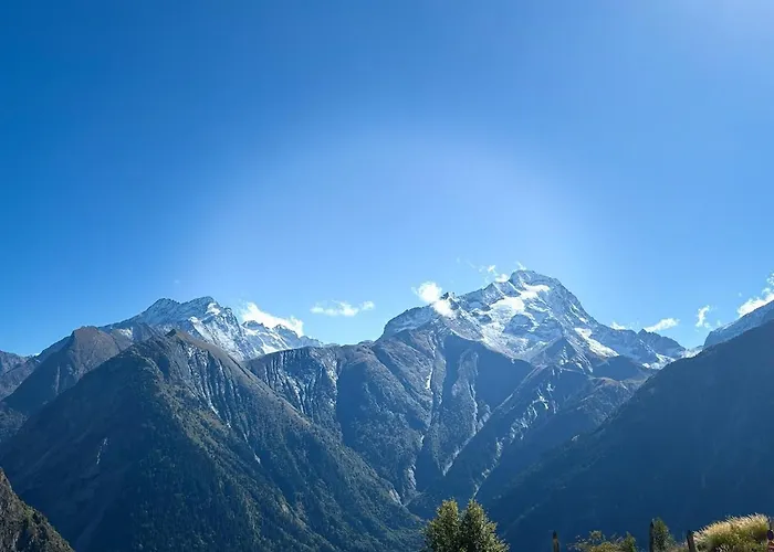 Cozy Cocoon With Breathtaking View And Covered Parking Apartment