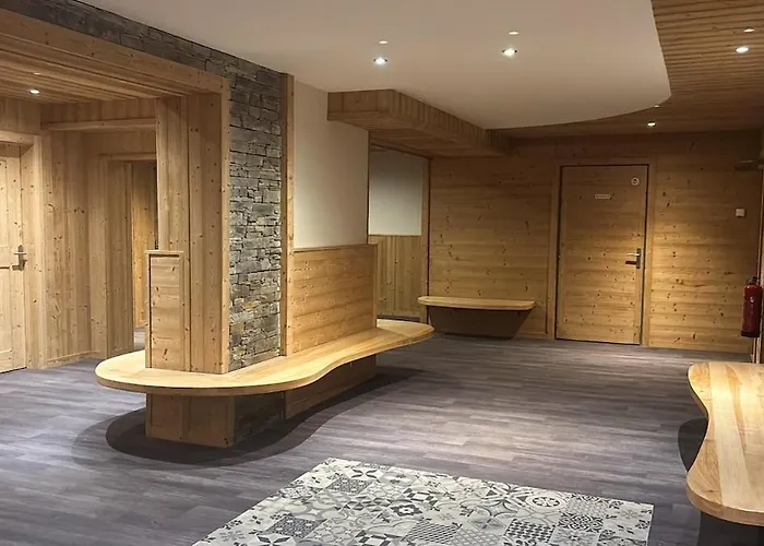 Cozy Cocoon With Breathtaking View And Covered Parking Apartment